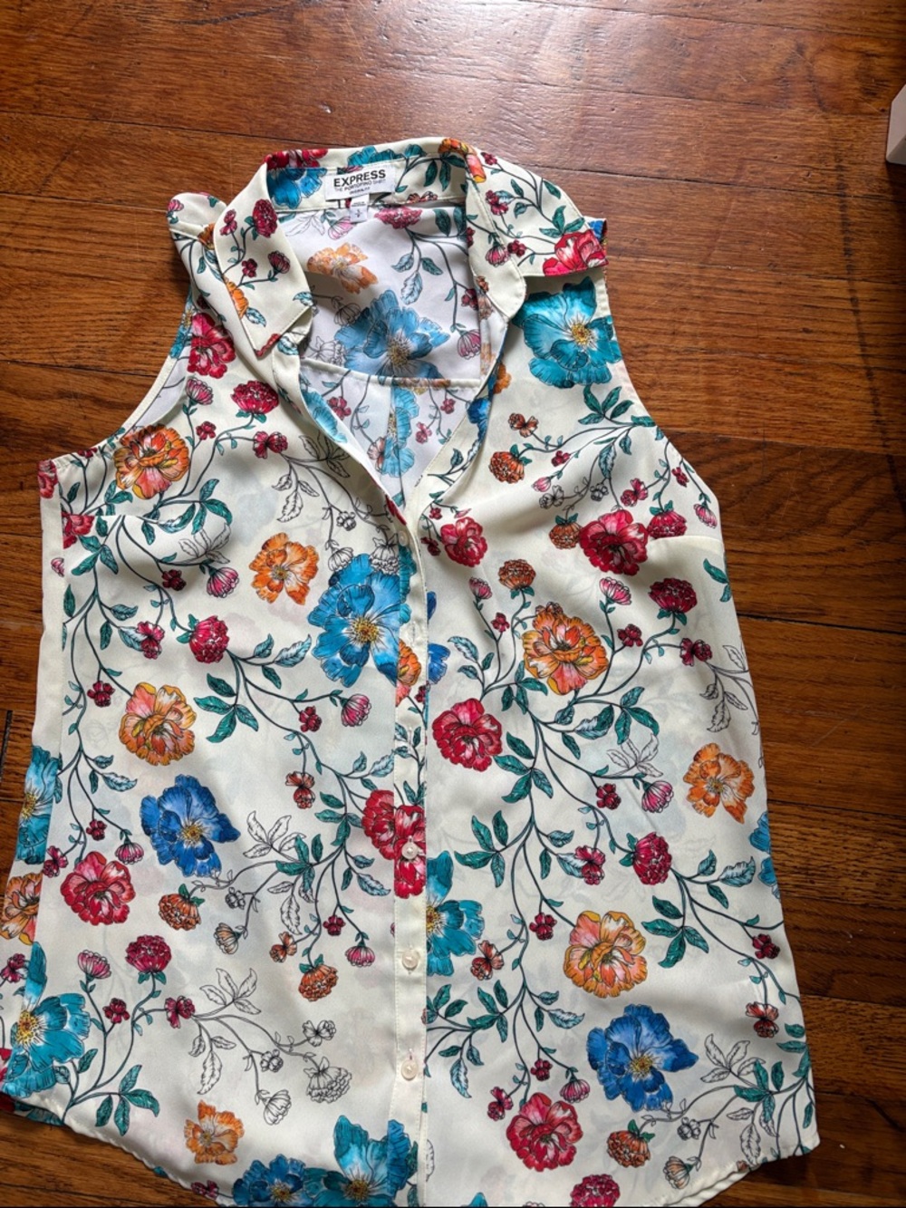 Express Floral Sleeveless Button-Front Top - Cream with Multicolor Flowers